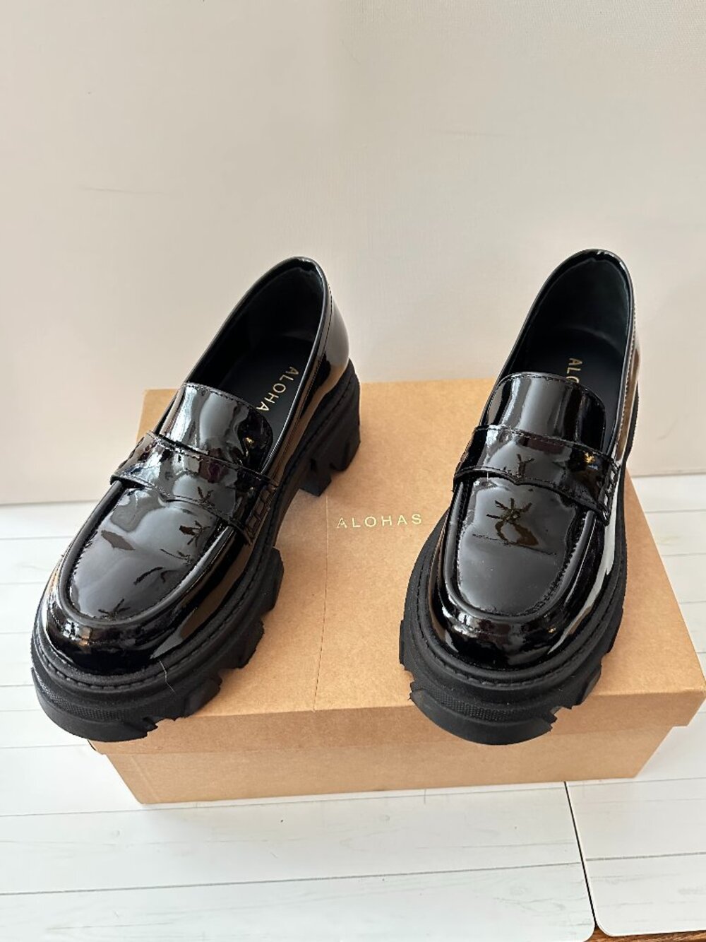 ALOHAS Trailblazer Onix Loafers Black Patent Lug Sole EU 37 US 6.5 NEW